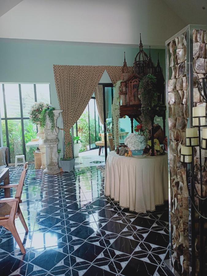 Sri Ngachang Hotel 2*